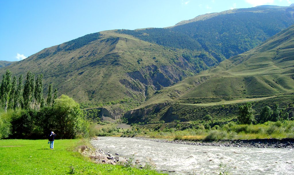 Самур азербайджан. Долина реки Самур. Река Самур в Дагестане. Исток реки Самур. Село Самур.